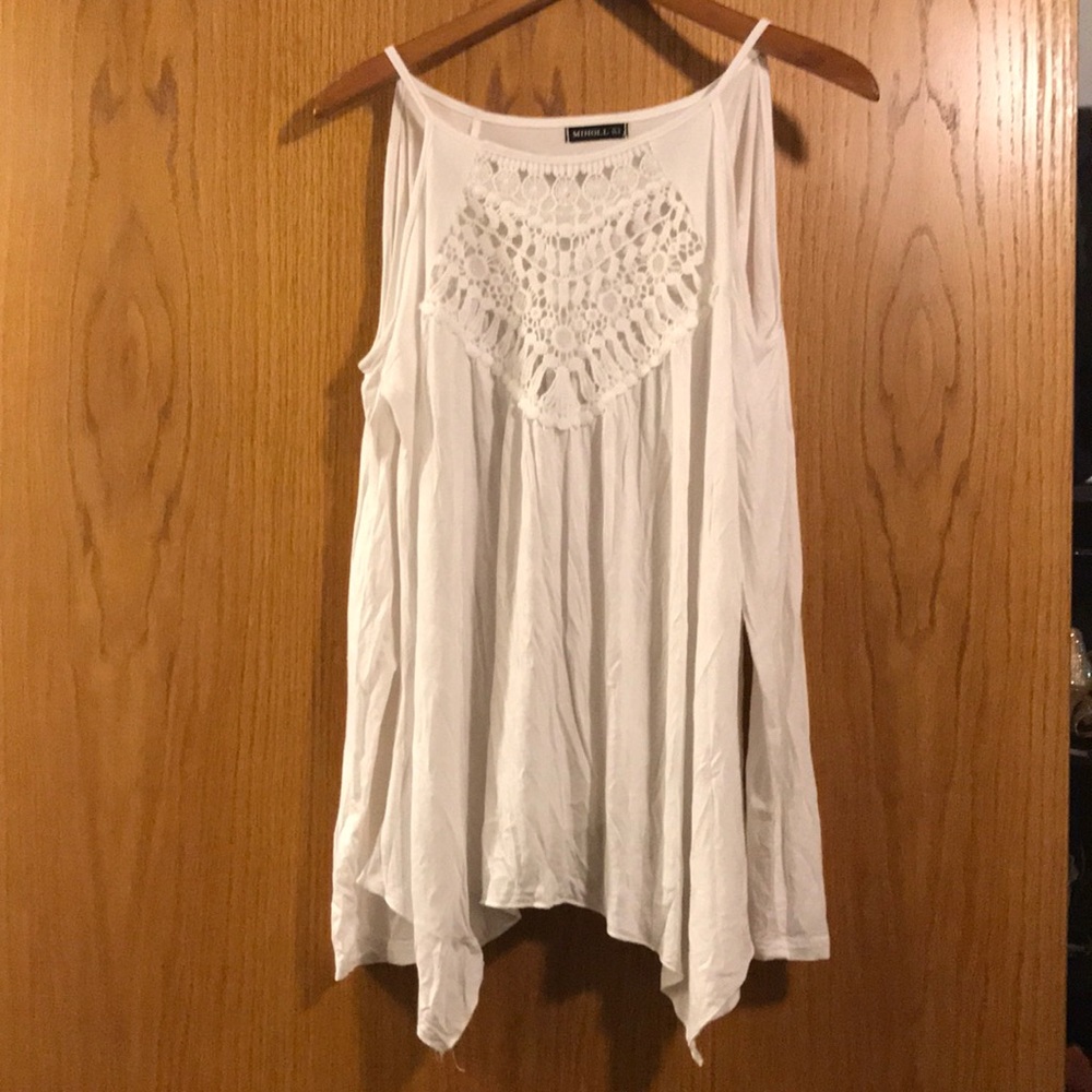 Cold shoulder lace cute top!